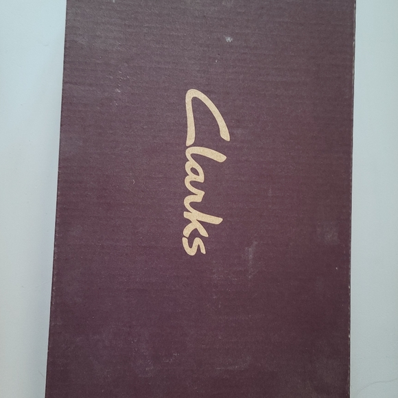 CLARKS SLIP ON SHOES - Picture 3 of 7